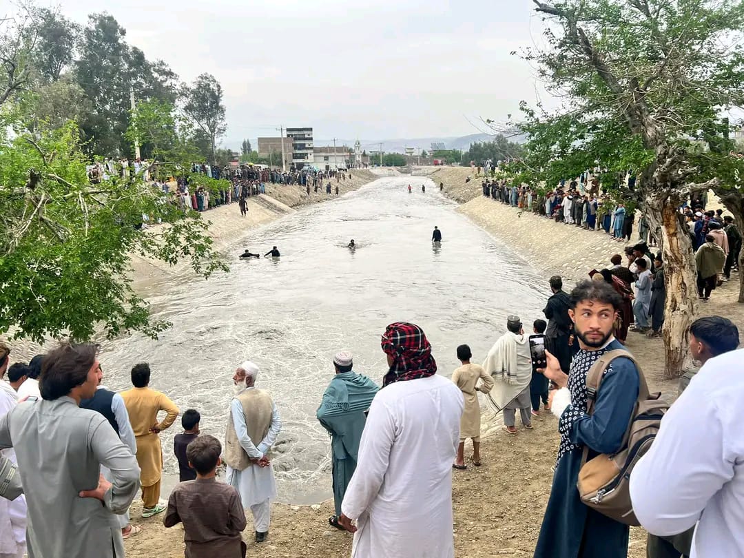 One killed, others go missing as rickshaw falls into water canal in Jalalabad 