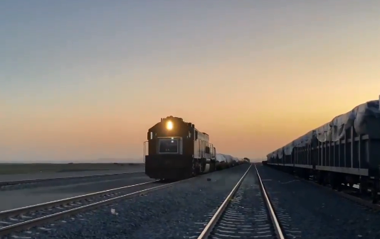 Afghan, Iranian officials emphasize greater utilization of Herat-Khwaf Railway
