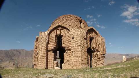 Historic monuments in Chisht Sharif district at verge of destruction 
