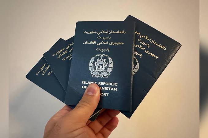 Distribution of passports among Afghan refugees started in Pakistan 