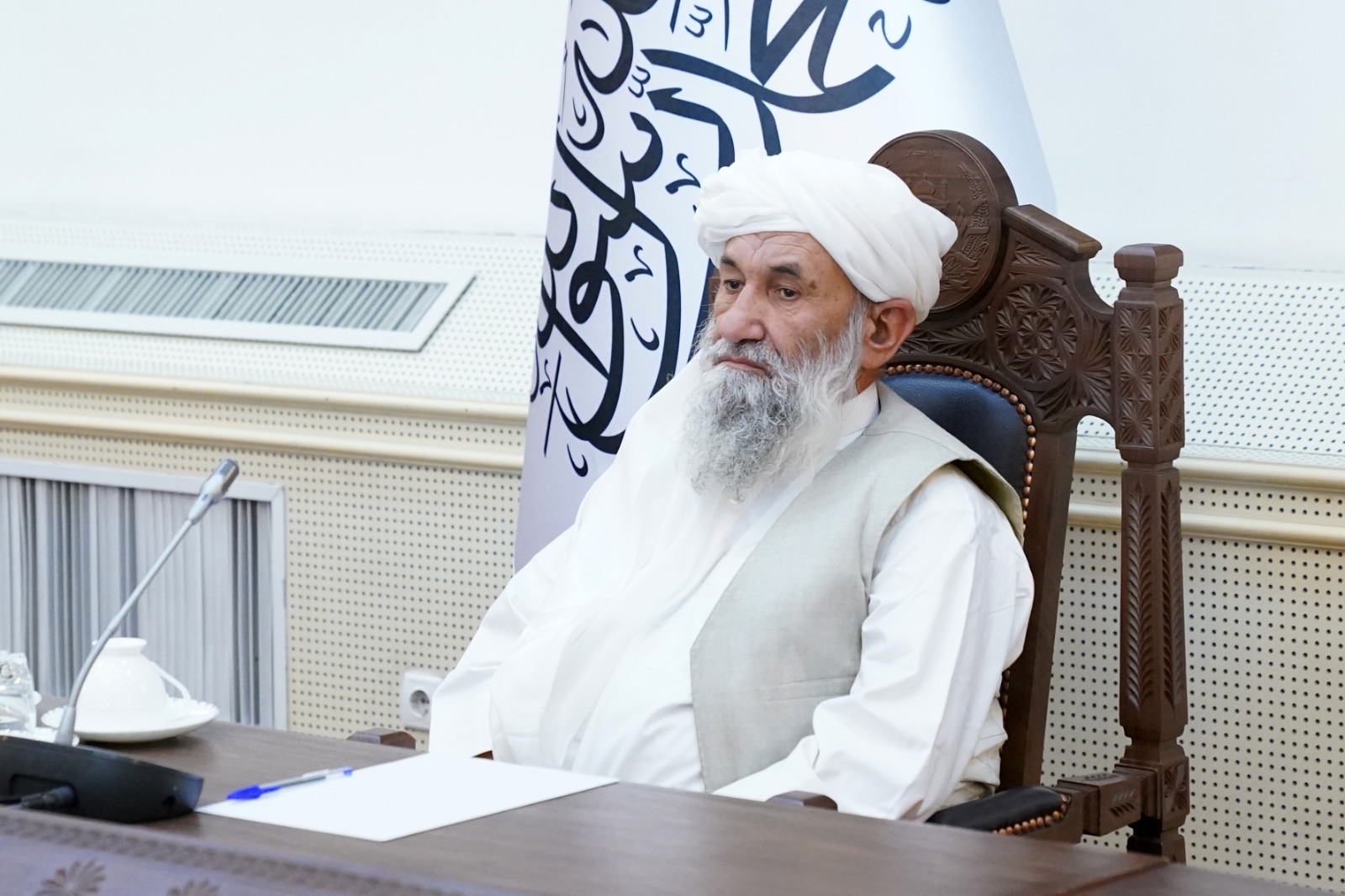 Cabinet of ministers orders removal of unwanted persons from government 