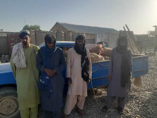 Four held as bid to smuggle iron to Pakistan foiled 