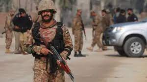 4 Pakistani soldiers killed in suicide attack