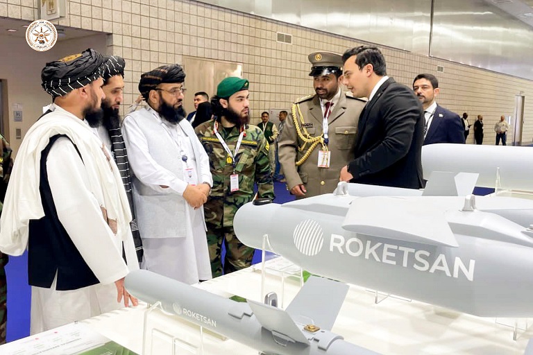 Chief of armed forces attends Doha International Maritime Defence Exhibition and Conference 