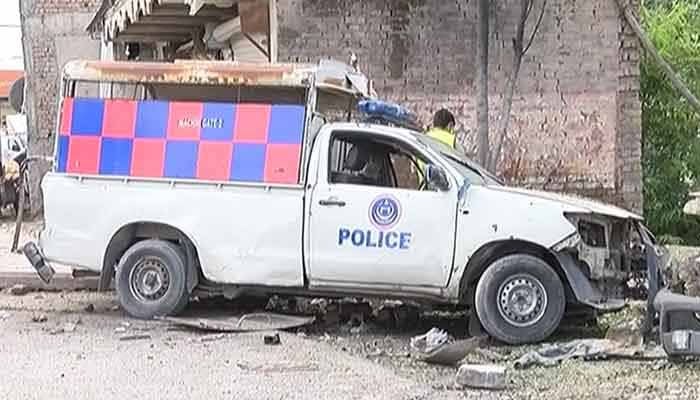 Officer among 5 policemen killed in armed attack in Pakistan