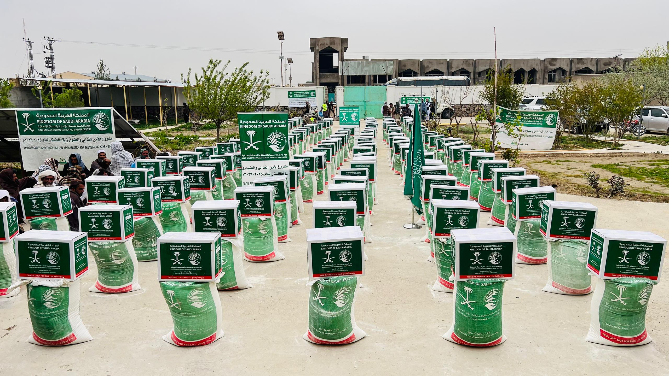 Edibles distributed among hundreds of families in Zabul