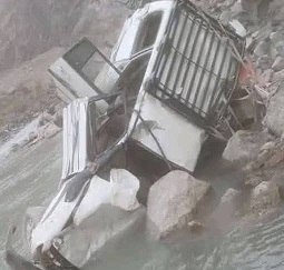 Four killed, two injured in road mishap 