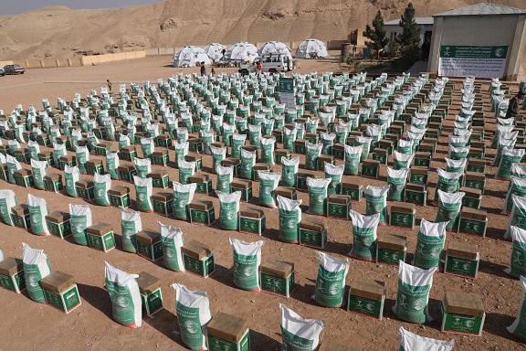 KSRelief distributes assistance among 400 earthquake-hit families in Samangan 