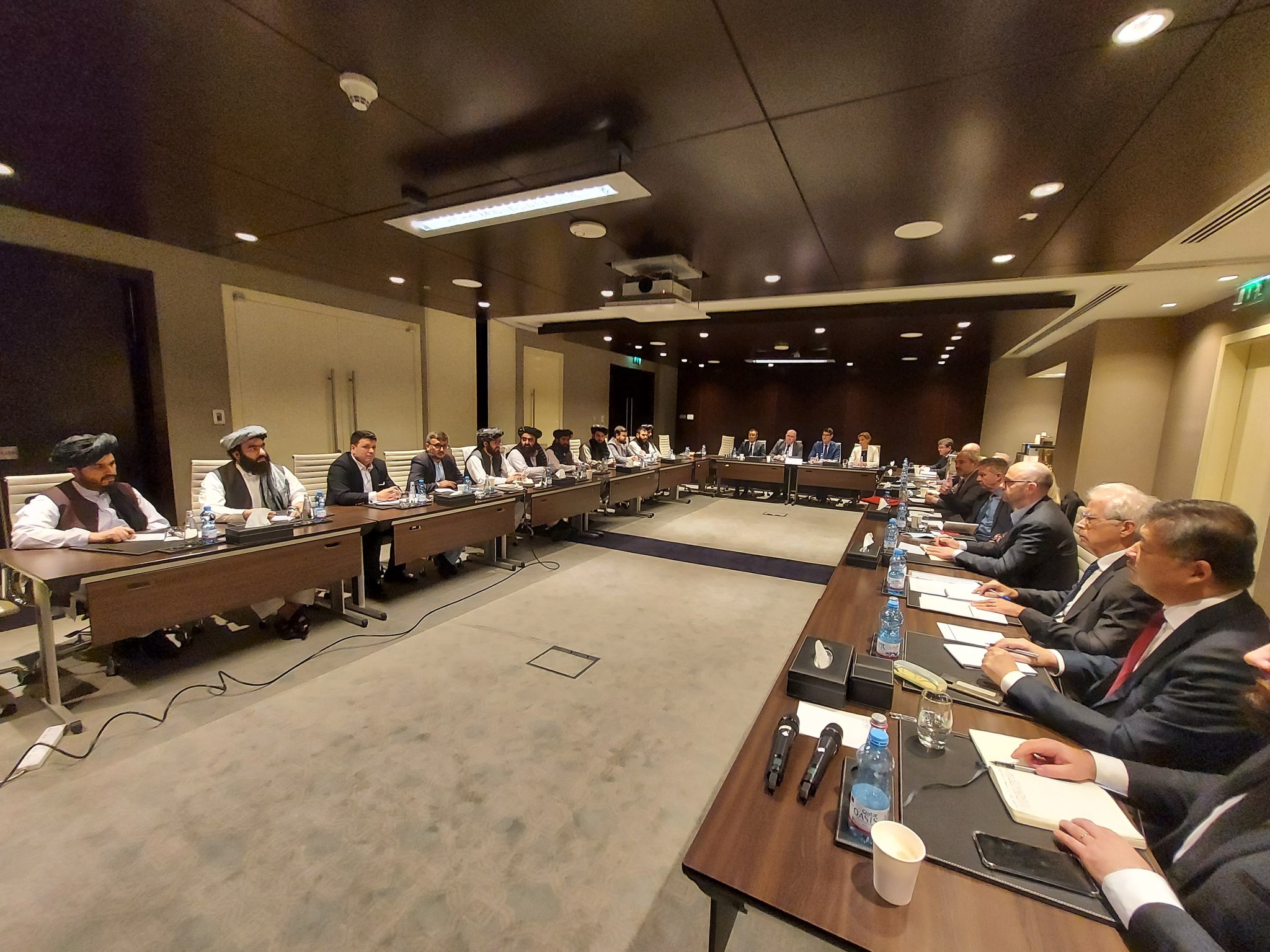 Muttaqi led IEA delegation meets diplomats of 14 countries in Doha