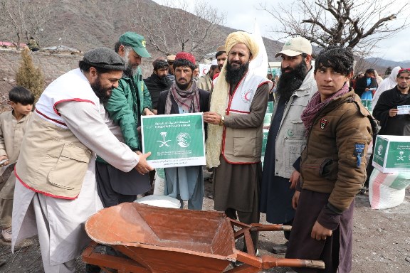 Food baskets distributed among 500 needy families in Azra district