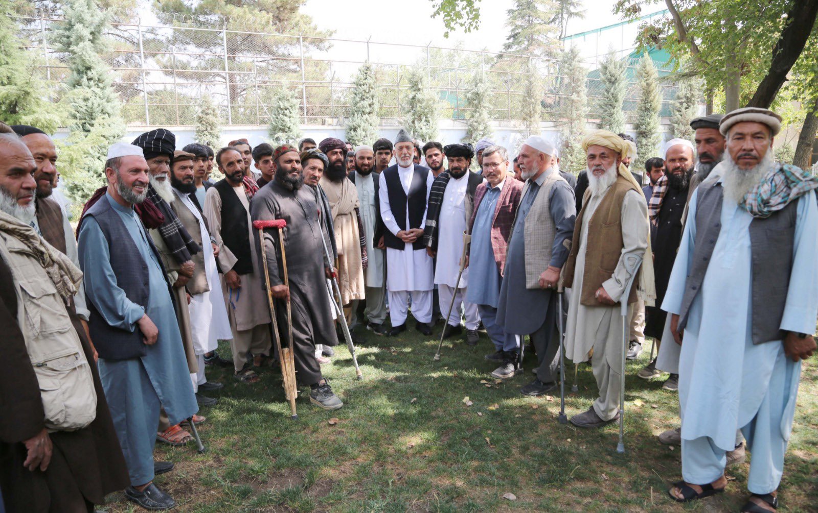 Hamid Karzai meets with disabled persons 