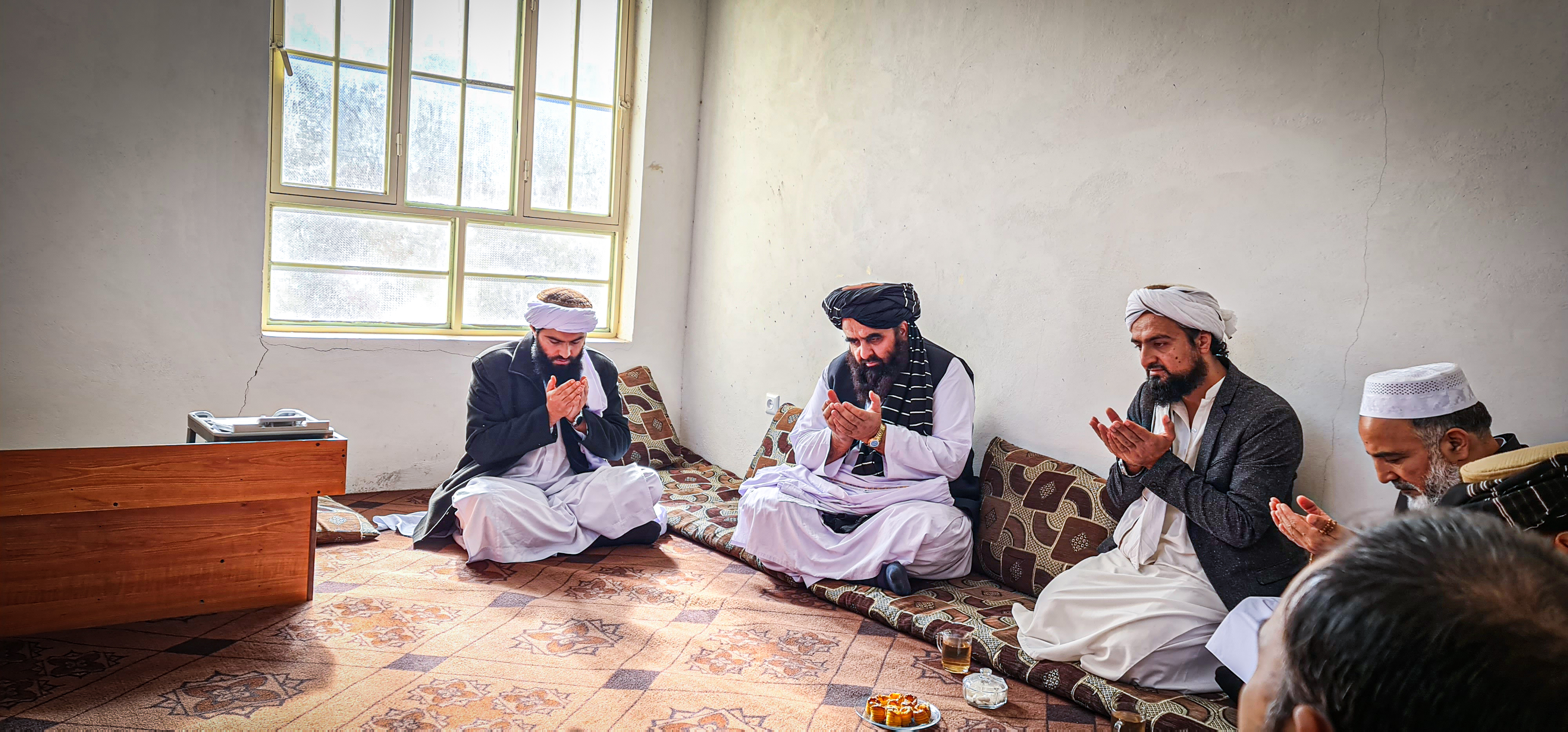 Amir Khan Muttaqi visits house of martyred cleric Ansari in Herat 