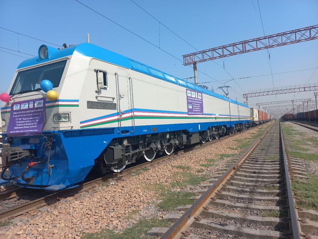 Railway transport more than 100,000 tons of import, export goods last week: ARA