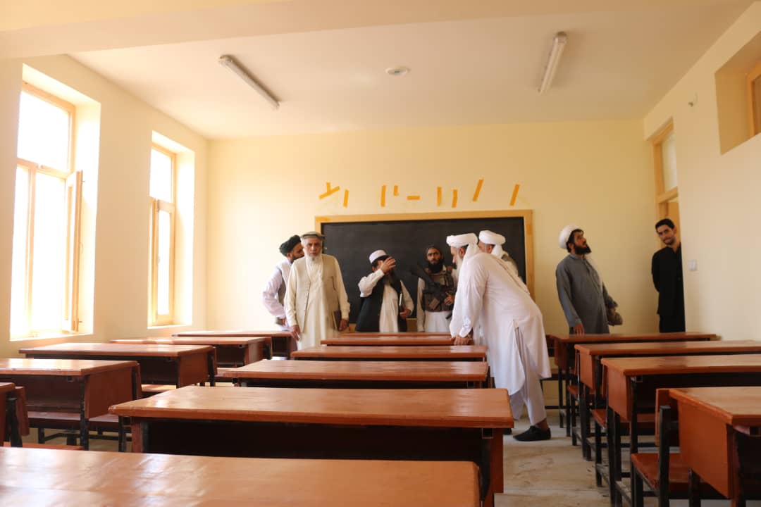 ننګرهار کې دوو ښوونځيو ته نوې ودانۍ جوړې شوې