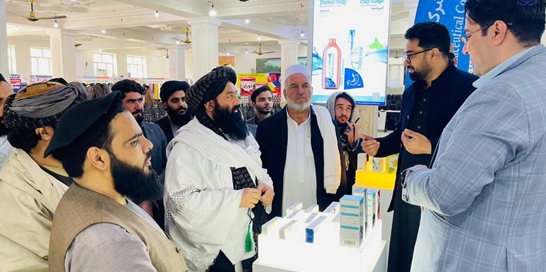 زرنج ښار کې دکورنیو تولیداتو او محصولاتو ملي نندارتون پيل شو