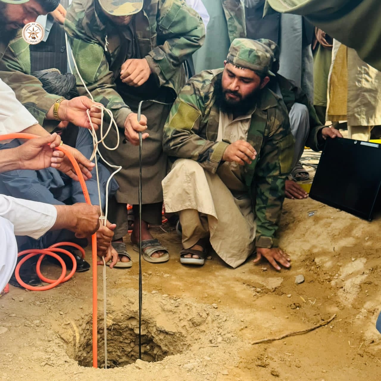 هلمند کې يوې ژورې څاه ته لويدلی ماشوم وژغورل شو