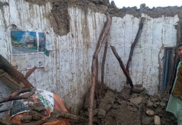 هلمند کې د کوټې چت لوېدو پېښه کې د يوې کورنۍ نهو غړو ته مرګ ژوبله رسيدلې