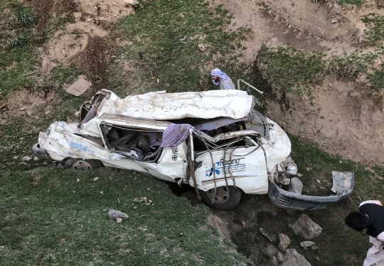 د بدخشان د ترافيکي پېښې مرګ ژوبله ۱۹ تنو ته لوړه شوه