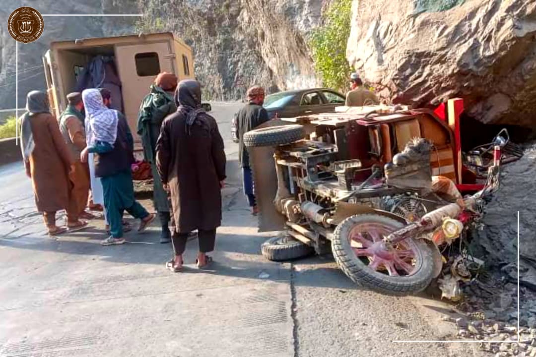 جوزجان کې د ترافيکي پېښې له امله ۷ کسانو ته مرګ ژوبله رسيدلې