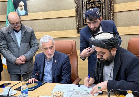 افغانستان او ايران د روغتيايي محصولاتو د تنظيم برخه کې عملي تطبيقي پلان لاسليک کړ