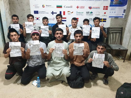 سند ايالت کې بندي ۲۰۹ افغانان خوشې او هېواد ته راستان شول