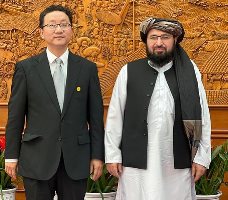 افغان سفير له چينايي مسئولينو سره پر افغانستان د پاکستان د يري په اړه خبرې کړي