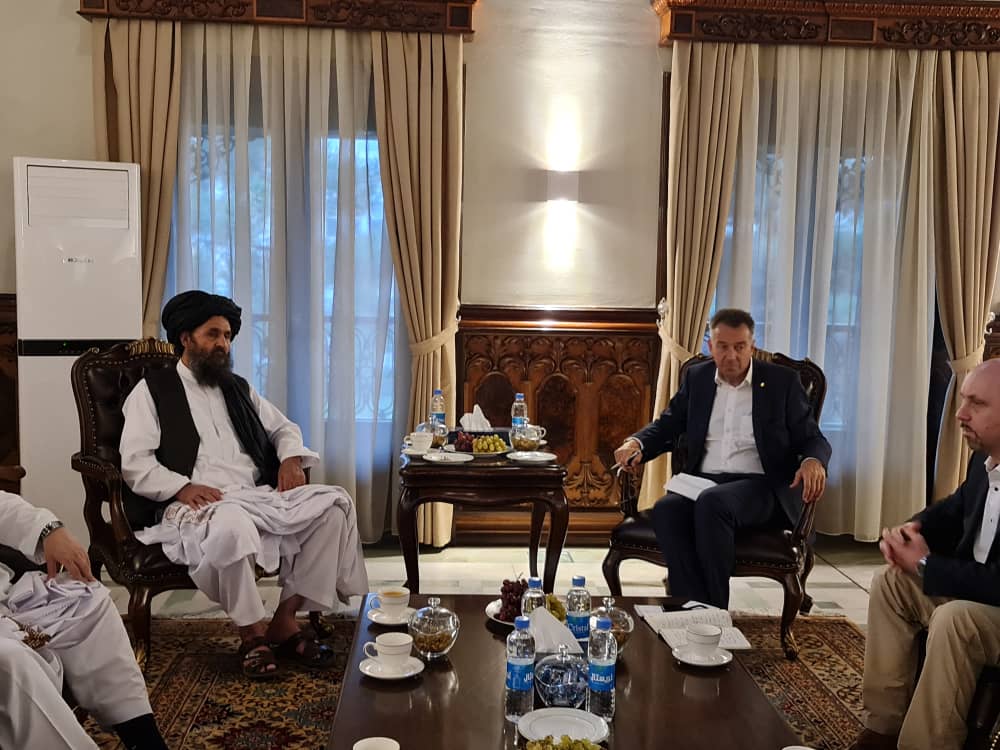 سره صليب افغانستان سره د مرستو د پراختيا ژمنه وکړه