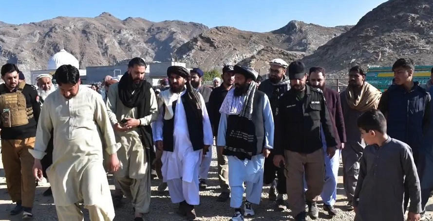 د سفارت يو پلاوي خيبرپښتونخوا کې د افغان کډوالو د بېرته ستنېدنې بيلا بيلو کمپونو څخه ليدنه وکړه
