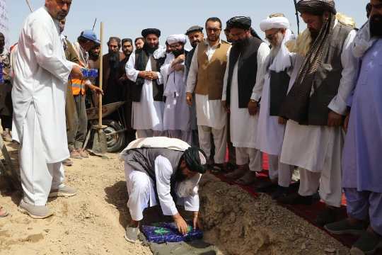ازبکستان بلخ کې د يوې ديني مدرسې د جوړولو چارې پيل کړې