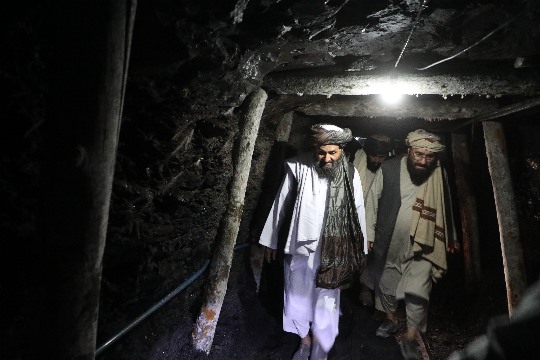 په مسلکي ډول د بلخاب ډبرو سکرو کان استخراج پيل شو